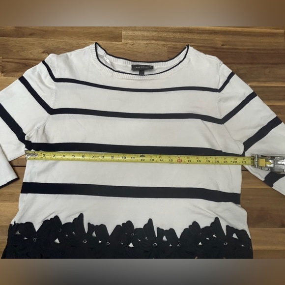 Lane Bryant Floral Appliqué Lace Hem 3/4 Sleeve Navy Stripe White Sweater 18/20 - Picture 8 of 11